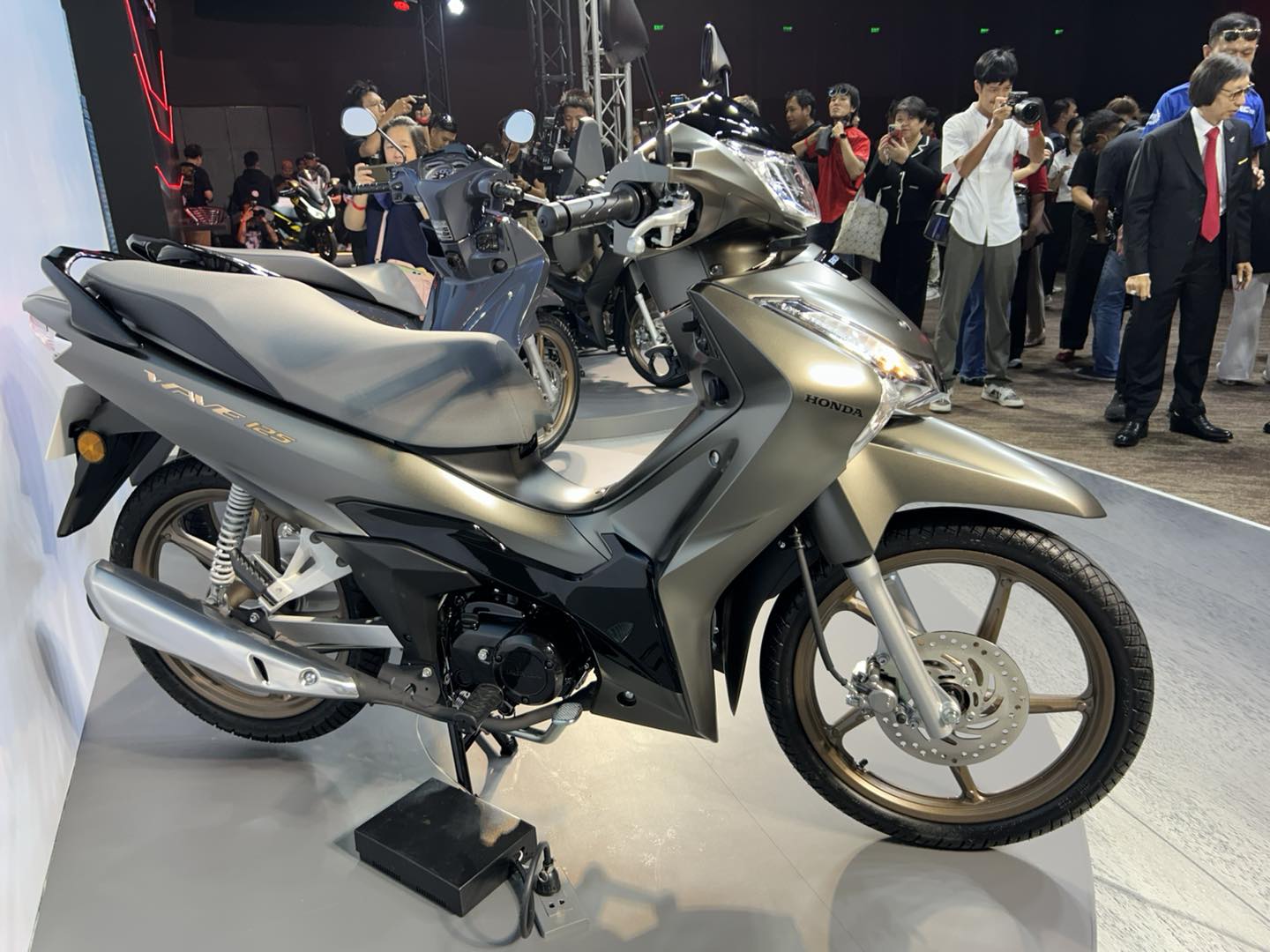 Ra mắt Honda Wave 125 đời mới: Có khóa thông minh, phanh Ra mắt Honda Wave 125 đời mới: Có khóa thông minh, phanh