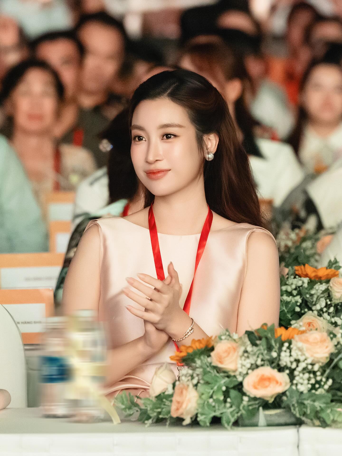 Đỗ Mỹ Linh xinh xuất sắc bên chồng - Chủ tịch Hà Nội FC và ái nữ, khí chất dâu hào môn Đỗ Mỹ Linh xinh xuất sắc bên chồng - Chủ tịch Hà Nội FC và ái nữ, khí chất dâu hào môn