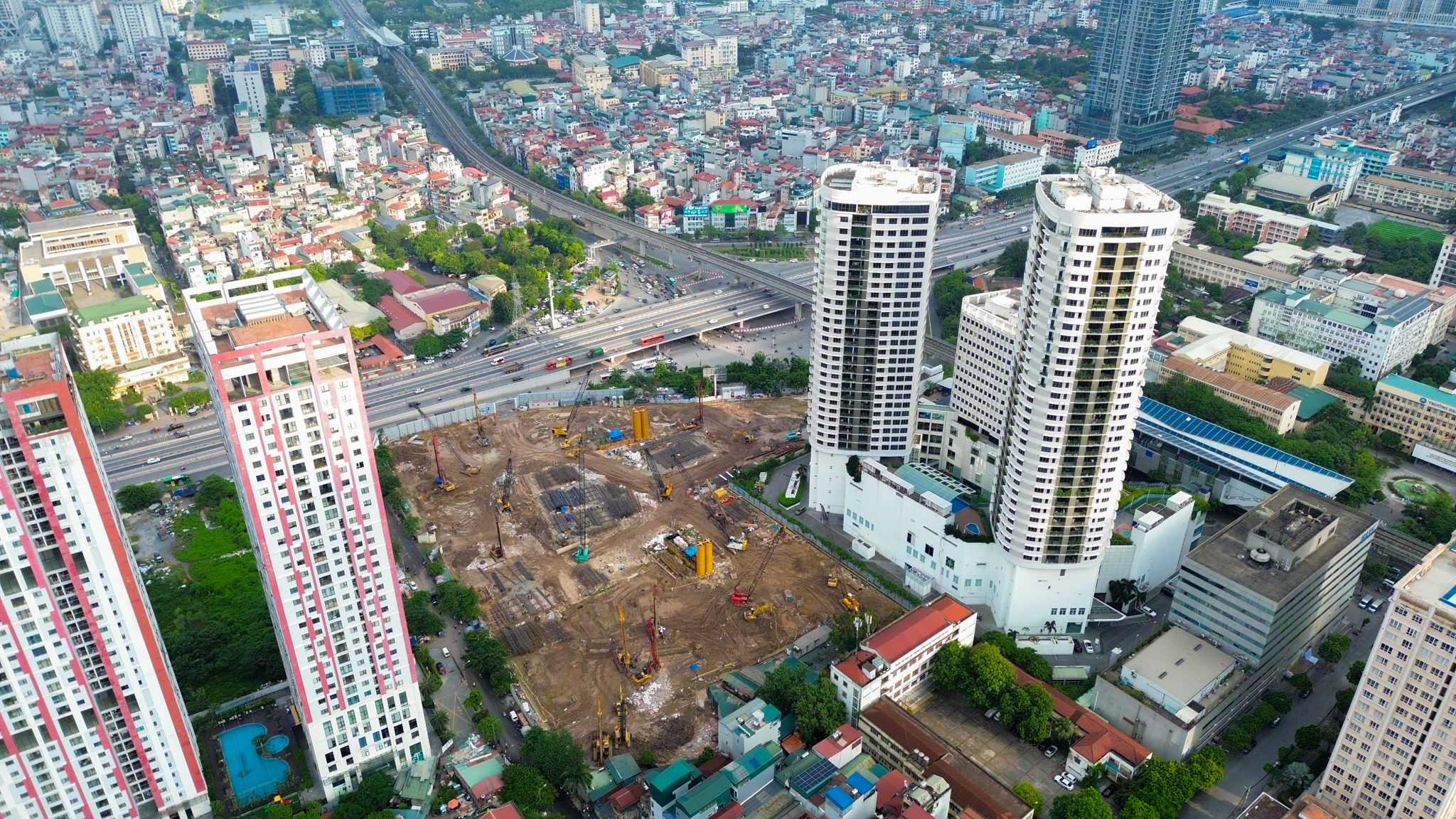 Quá nhanh: Khu đất 3 mặt tiền ở Hà Nội bỏ hoang nhiều năm lập tức thành đại công trường khi sang tay Sun Group- Ảnh 6.