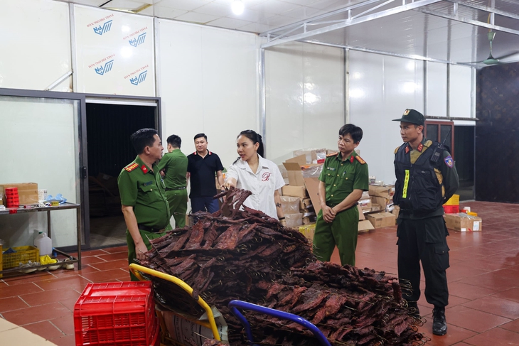 Nữ giám đốc thu hơn 100 tỷ đồng từ việc sản xuất 400 tấn thịt sấy khô giả- Ảnh 1. Nữ giám đốc thu hơn 100 tỷ đồng từ việc sản xuất 400 tấn thịt sấy khô giả- Ảnh 1.