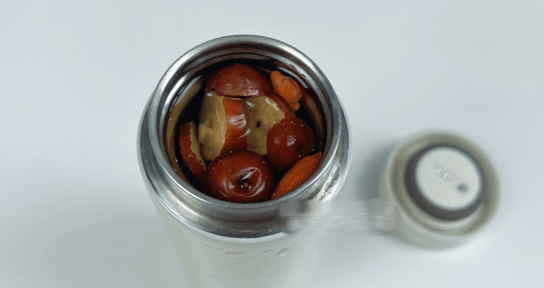 5 sai lầm khi dùng bình giữ nhiệt khiến bản thân bị tổn hại, nhiễm kim loại nặng, dễ gây ung thư- Ảnh 3.