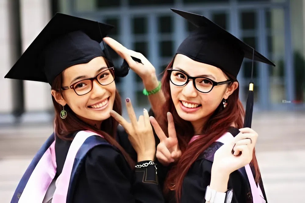 Đây là ngành lọt top điểm chuẩn cao nhất năm ngoái: Lương có thể tới 2.000 USD/tháng nếu làm ở công ty đa quốc gia!- Ảnh 2.