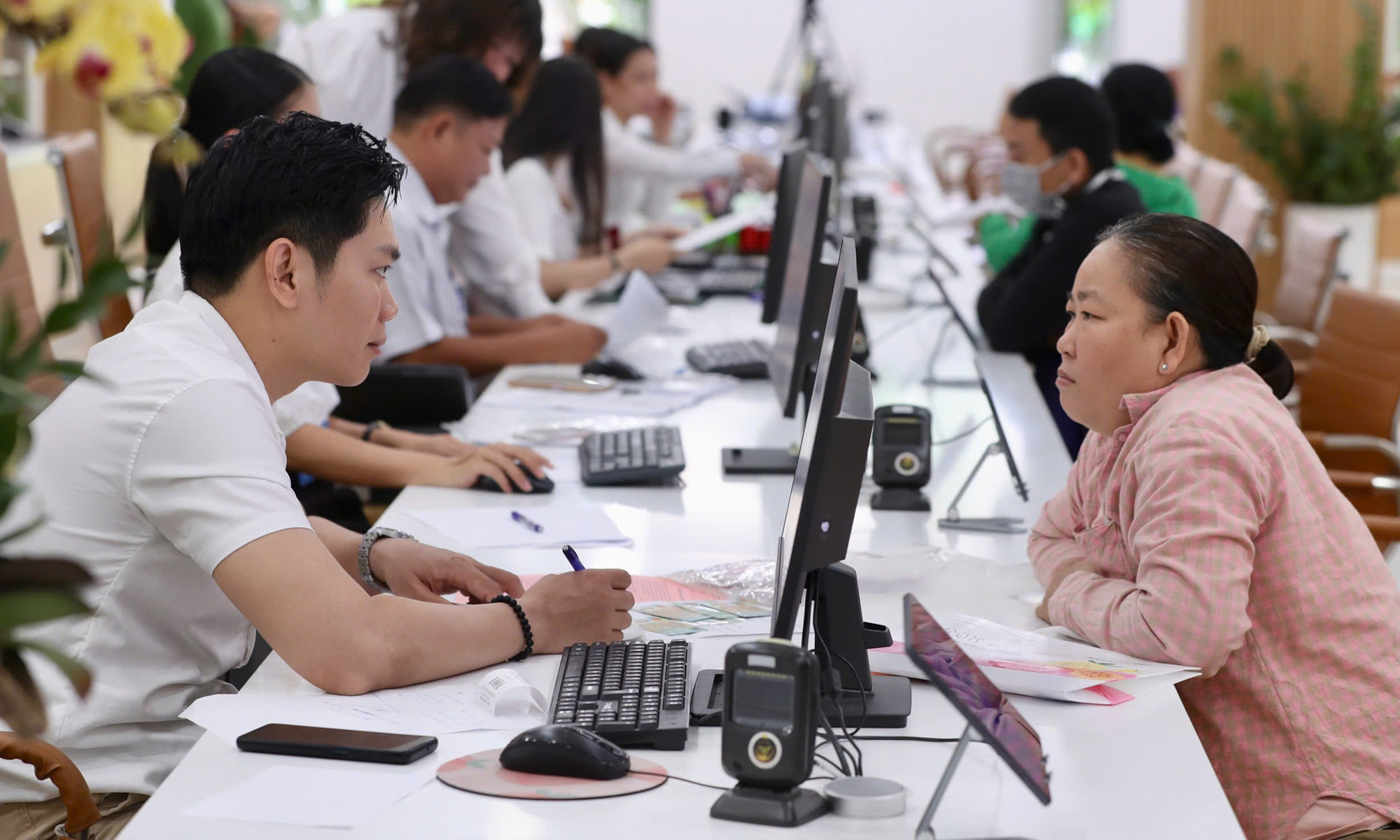 Đề xuất viên chức được góp vốn, thành lập và điều hành doanh nghiệp tư nhân- Ảnh 1. Đề xuất viên chức được góp vốn, thành lập và điều hành doanh nghiệp tư nhân- Ảnh 1.
