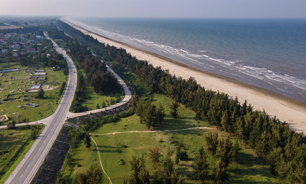 Thủ tướng: Hoàn thành đường bộ ven biển từ Quảng Ninh đến An Giang trước 2030- Ảnh 1. Thủ tướng: Hoàn thành đường bộ ven biển từ Quảng Ninh đến An Giang trước 2030- Ảnh 1.