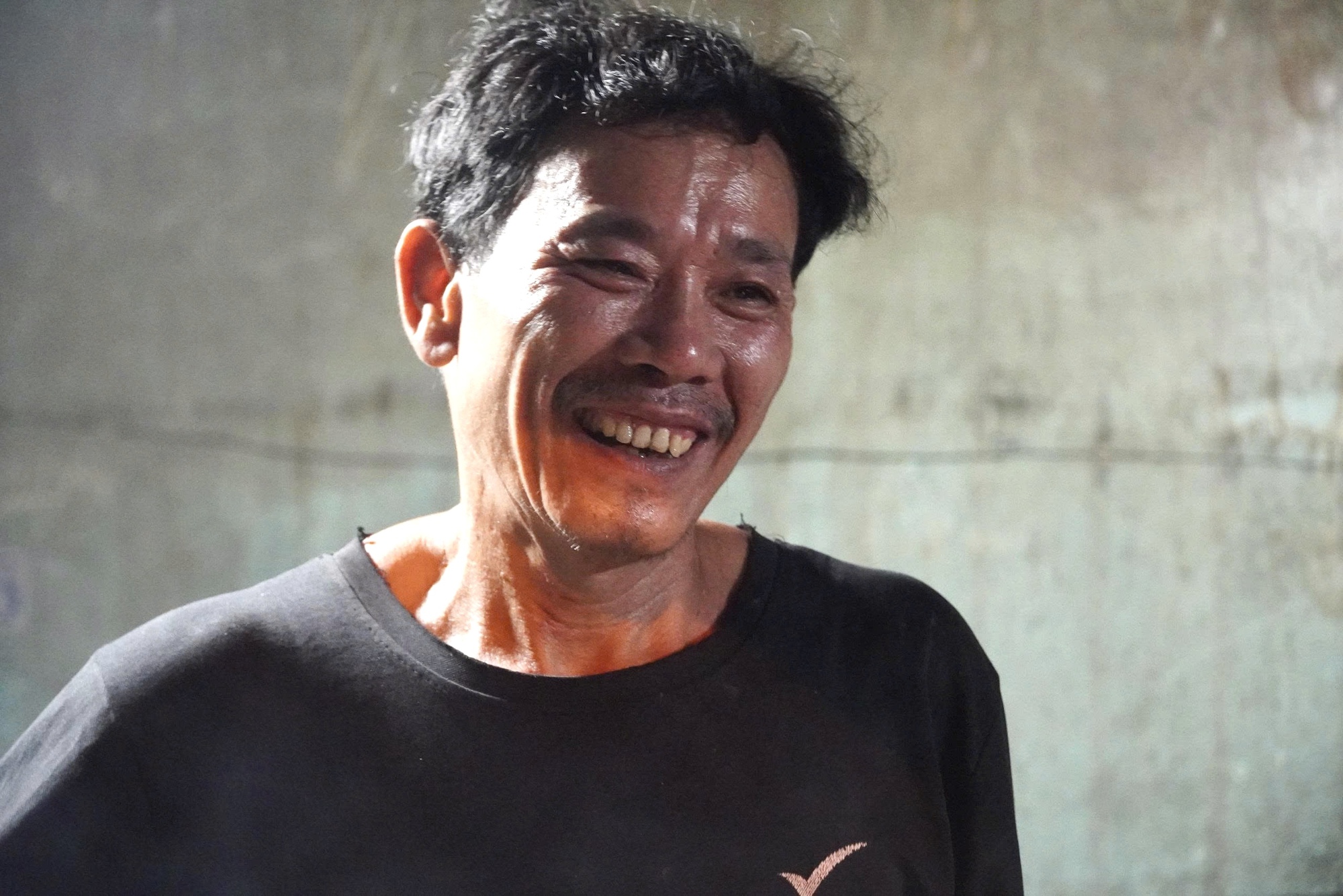 Người cha đơn thân bán bánh xèo nuôi 2 con song sinh tự kỷ ở TP.HCM, từ chối nhận tiền hỗ trợ vì lý do này- Ảnh 7. Người cha đơn thân bán bánh xèo nuôi 2 con song sinh tự kỷ ở TP.HCM, từ chối nhận tiền hỗ trợ vì lý do này- Ảnh 7.