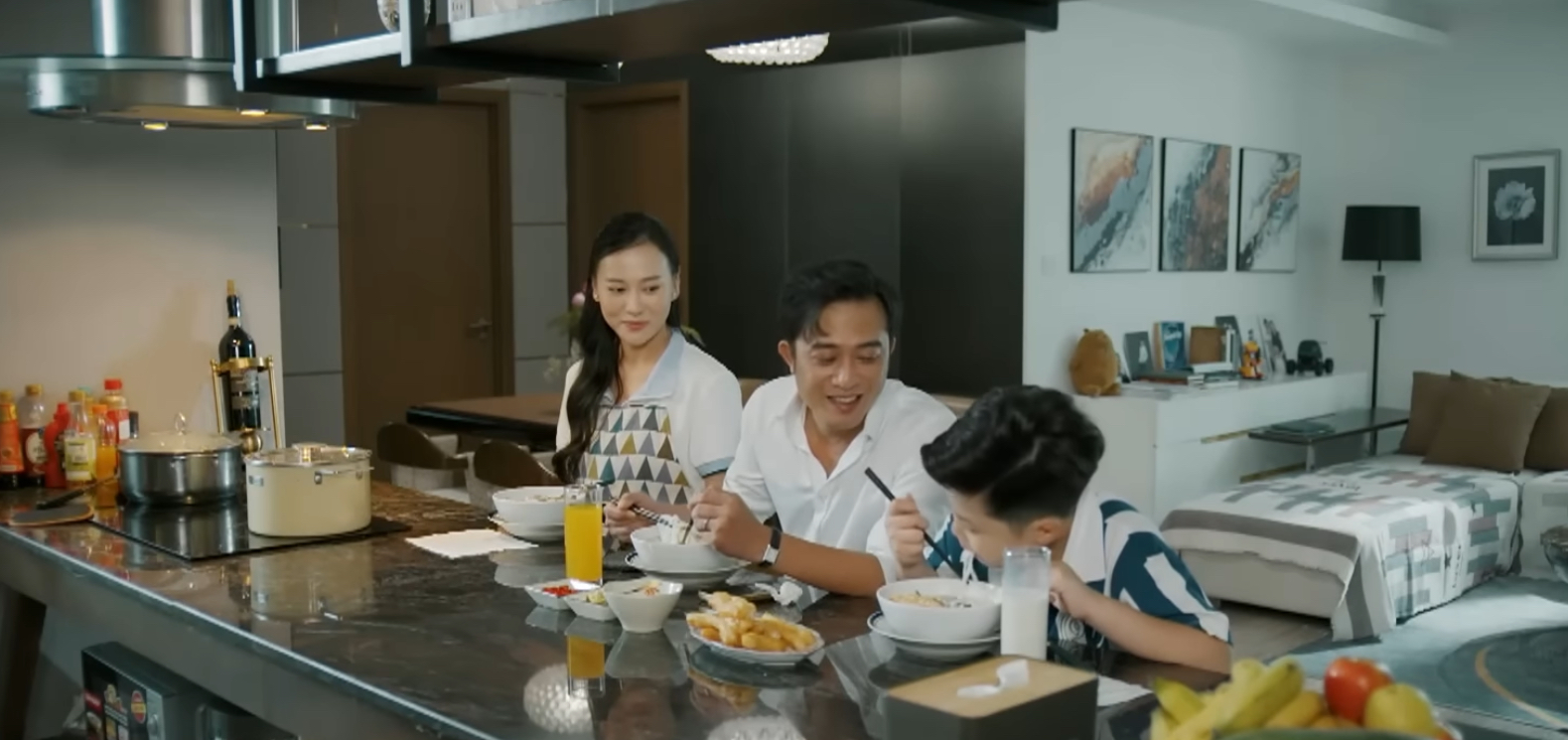 Phim Việt giờ vàng vừa chiếu đã gây bão MXH: Nữ chính thoại câu nào sang câu đấy, váy áo xứng đáng 100 điểm- Ảnh 8. Phim Việt giờ vàng vừa chiếu đã gây bão MXH: Nữ chính thoại câu nào sang câu đấy, váy áo xứng đáng 100 điểm- Ảnh 8.