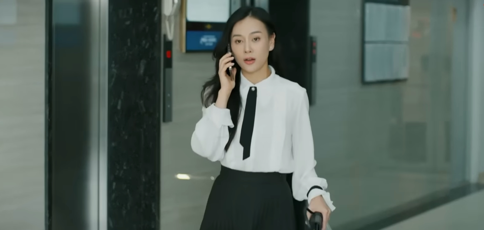 Phim Việt giờ vàng vừa chiếu đã gây bão MXH: Nữ chính thoại câu nào sang câu đấy, váy áo xứng đáng 100 điểm- Ảnh 4. Phim Việt giờ vàng vừa chiếu đã gây bão MXH: Nữ chính thoại câu nào sang câu đấy, váy áo xứng đáng 100 điểm- Ảnh 4.