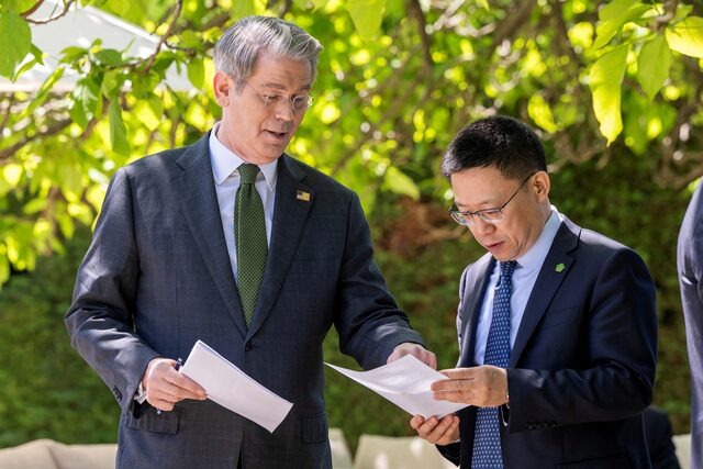 Tổng thống Trump nói 1 điều khi Mỹ-Trung Quốc tuyên bố tạm dừng cuộc chiến thương mại thêm 90 ngày- Ảnh 1.