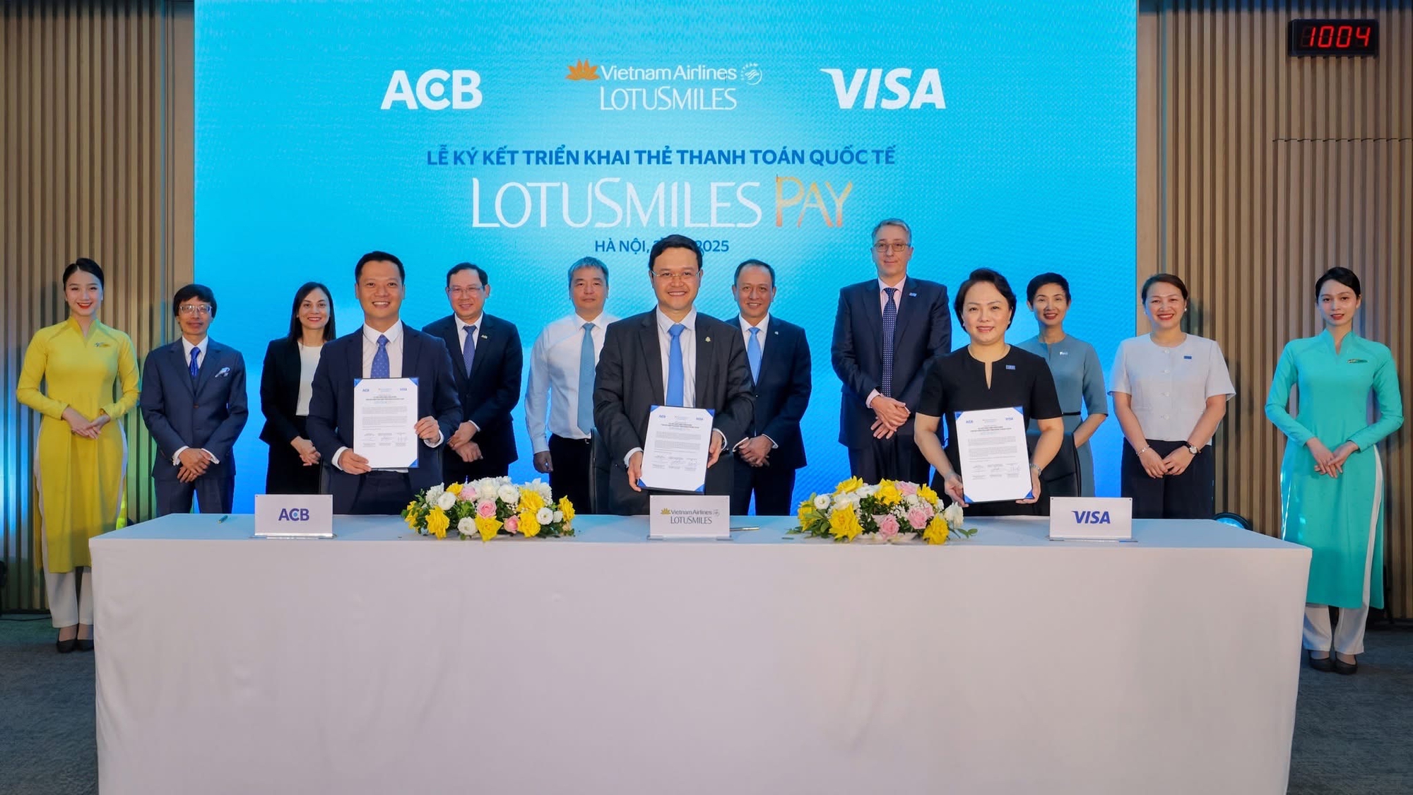 Không chỉ Bay, nay còn “PAY”: ACB chỉ “tip” nhanh chóng thăng hạng Hội viên Lotusmiles- Ảnh 2. Không chỉ Bay, nay còn “PAY”: ACB chỉ “tip” nhanh chóng thăng hạng Hội viên Lotusmiles- Ảnh 2.