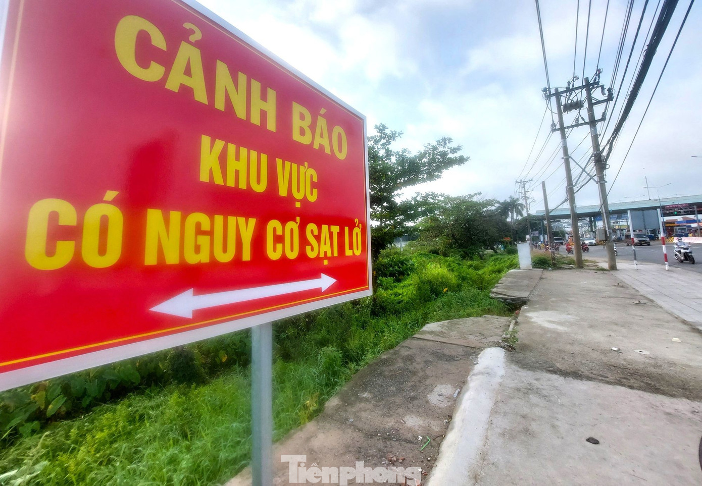 Cận cảnh điểm ngập gây sạt lở khiến TPHCM chi hơn 3.000 tỷ đồng ‘giải cứu’- Ảnh 2.