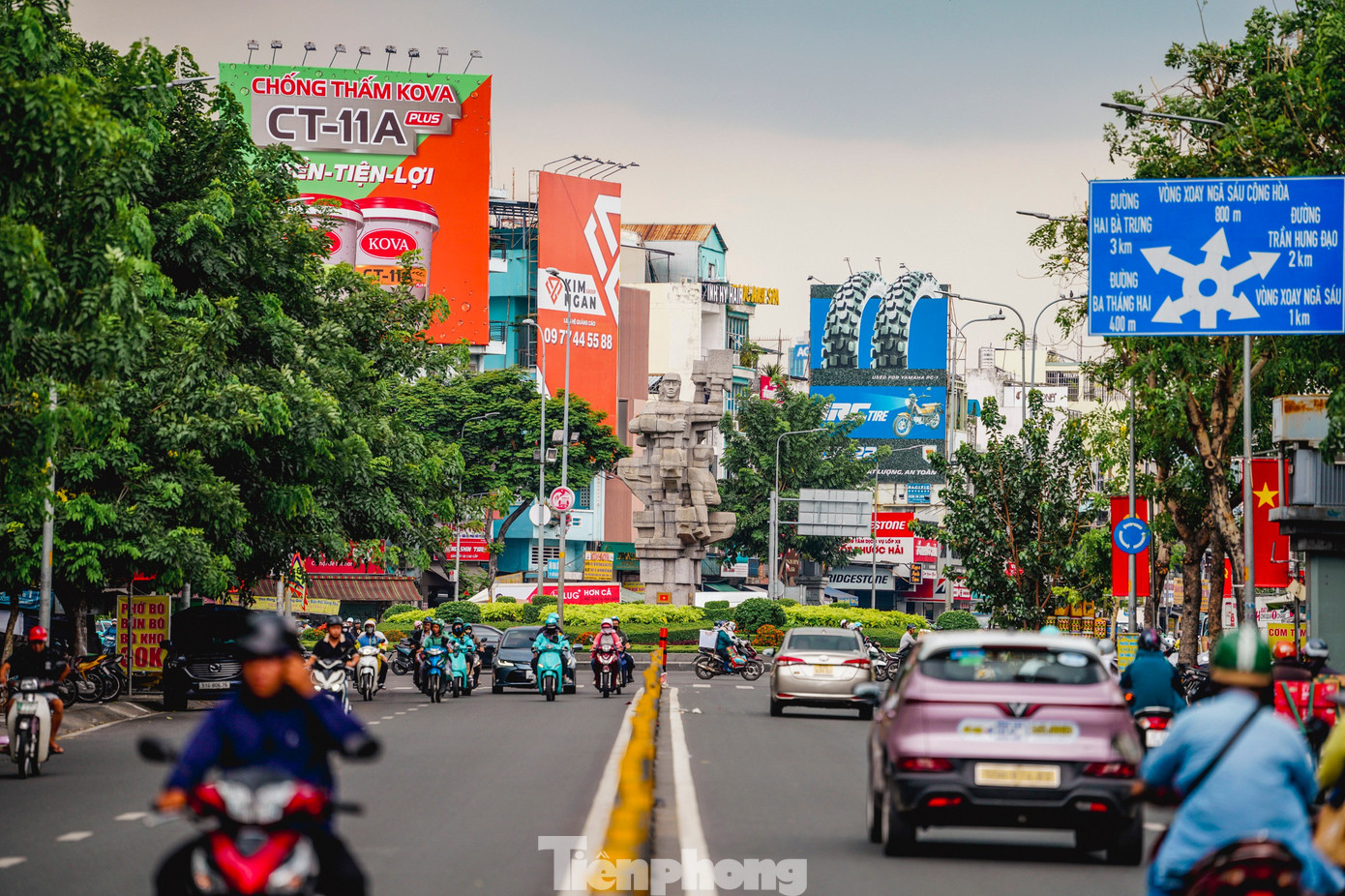 Cận cảnh ngã bảy đông đúc bậc nhất TPHCM đang chờ được xây cầu vượt- Ảnh 1. Cận cảnh ngã bảy đông đúc bậc nhất TPHCM đang chờ được xây cầu vượt- Ảnh 1.