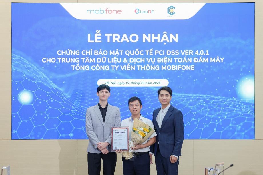 Cyber Service trao chứng chỉ bảo mật quốc tế cấp độ cao nhất cho MobiFone- Ảnh 1. Cyber Service trao chứng chỉ bảo mật quốc tế cấp độ cao nhất cho MobiFone- Ảnh 1.