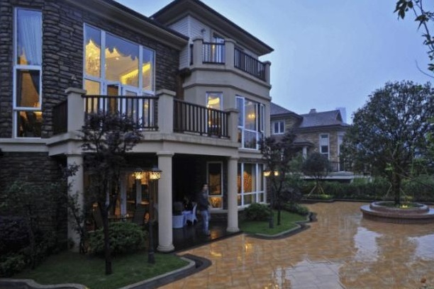 MC giàu nhất showbiz khoe ảnh 1 trong số 70 ngôi nhà đang sở hữu: biệt phủ rộng 600 m2, đẹp đến mức tưởng địa điểm tham quan, kiến trúc xa hoa như hoàng cung- Ảnh 5.