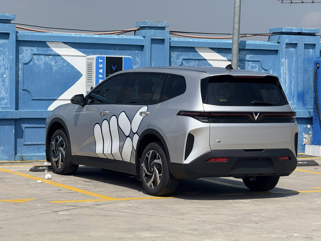 'Vắt kiệt' pin VinFast Limo Green với 2 bài thử, quãng đường tối đa có được như công bố?- Ảnh 1. 'Vắt kiệt' pin VinFast Limo Green với 2 bài thử, quãng đường tối đa có được như công bố?- Ảnh 1.