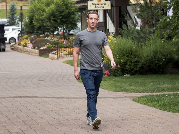 Mark Zuckerberg "ăn chơi" cỡ nào?- Ảnh 1. Mark Zuckerberg "ăn chơi" cỡ nào?- Ảnh 1.