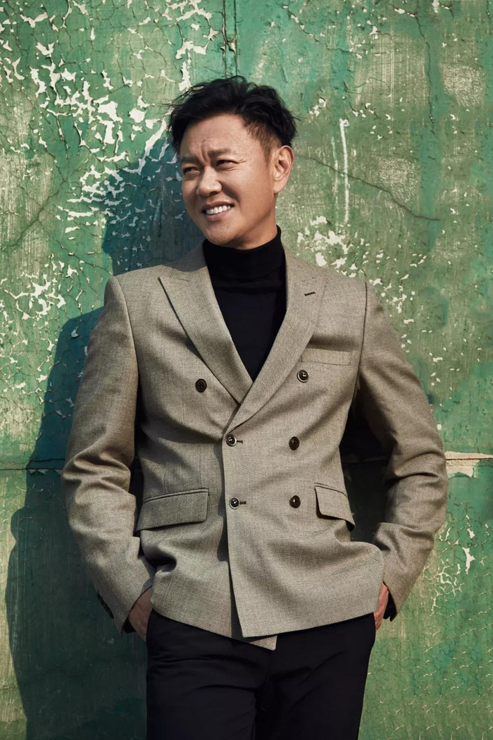 Chưa từng có ở showbiz: Tổng tài hàng real phải đi rửa bát thuê để đóng phim, gia sản 18.000 tỷ không bằng 1 phút lên hình- Ảnh 1.