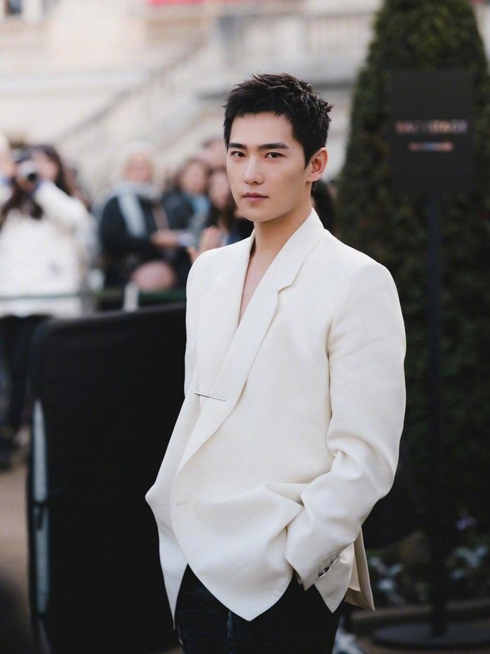 10 nam diễn viên giàu nhất Trung Quốc 2025: Vương Nhất Bác xếp sau Tiêu Chiến, hạng 1 cả đời vô địch thiên hạ- Ảnh 5.