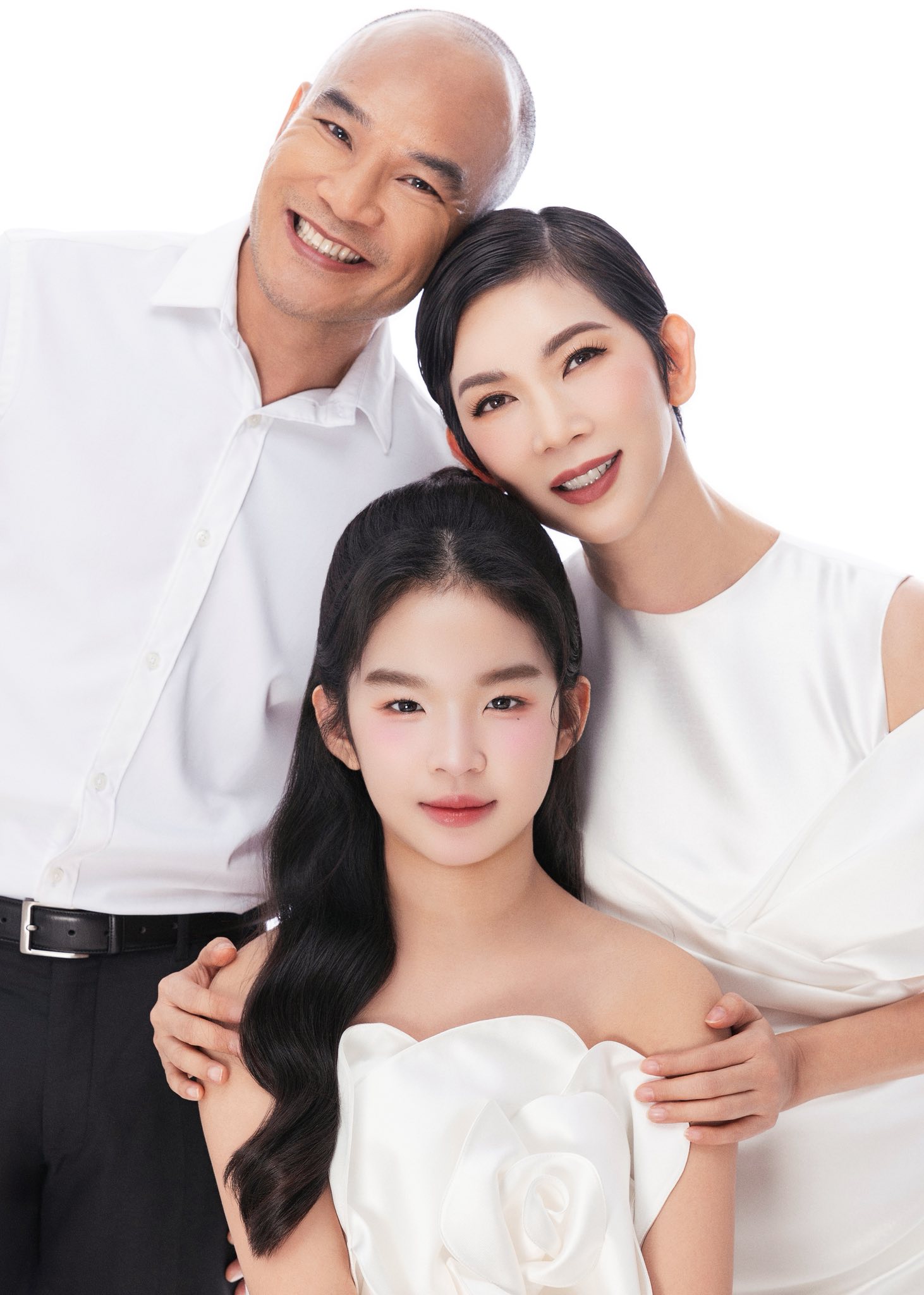 Siêu mẫu Xuân Lan tuổi 47 vẫn cực kỳ trẻ trung: Có 1 thói quen ăn chống già, trị nám chị em ngoài 30 nên học hỏi- Ảnh 1.