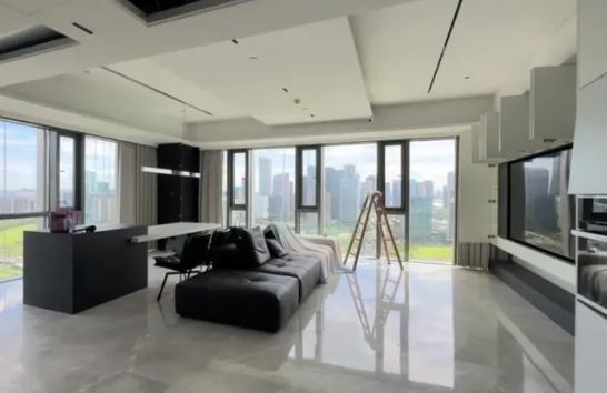 Người phụ nữ chi 54 tỷ đồng mua chung cư 200 m2, 2 năm ở được vì điều hòa "nóng như xông hơi", chủ đầu tư phản hồi: "Không có dấu hiệu bất thường"- Ảnh 3. Người phụ nữ chi 54 tỷ đồng mua chung cư 200 m2, 2 năm ở được vì điều hòa "nóng như xông hơi", chủ đầu tư phản hồi: "Không có dấu hiệu bất thường"- Ảnh 3.