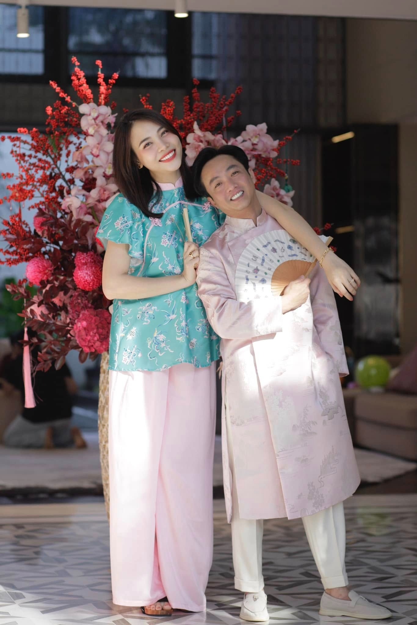 Chi tiết chứng tỏ Đàm Thu Trang cực kỳ tinh tế khi đứng cạnh chồng đại gia- Ảnh 5.