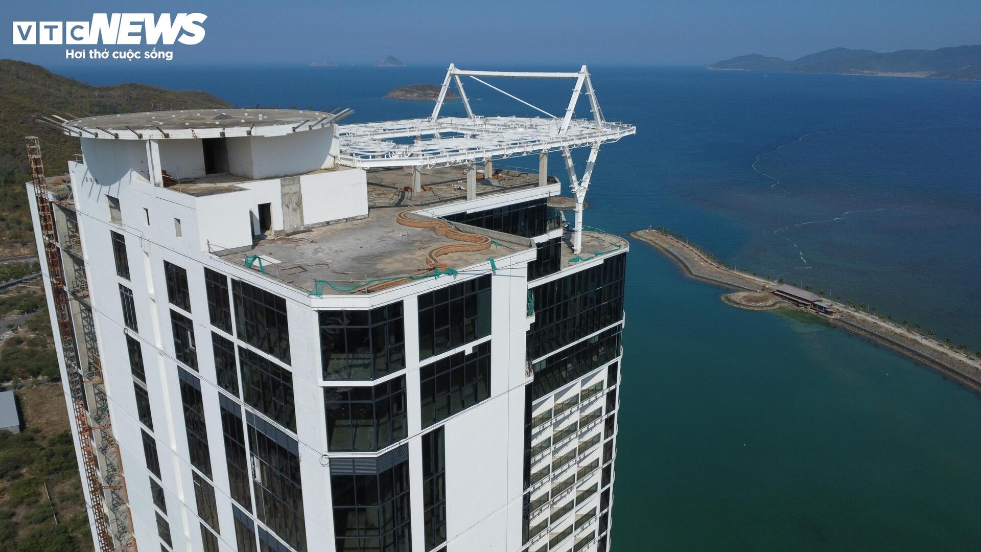 Cảnh hoang tàn ở cao ốc nghìn tỷ 'mắc cạn' bên vịnh Nha Trang- Ảnh 4.