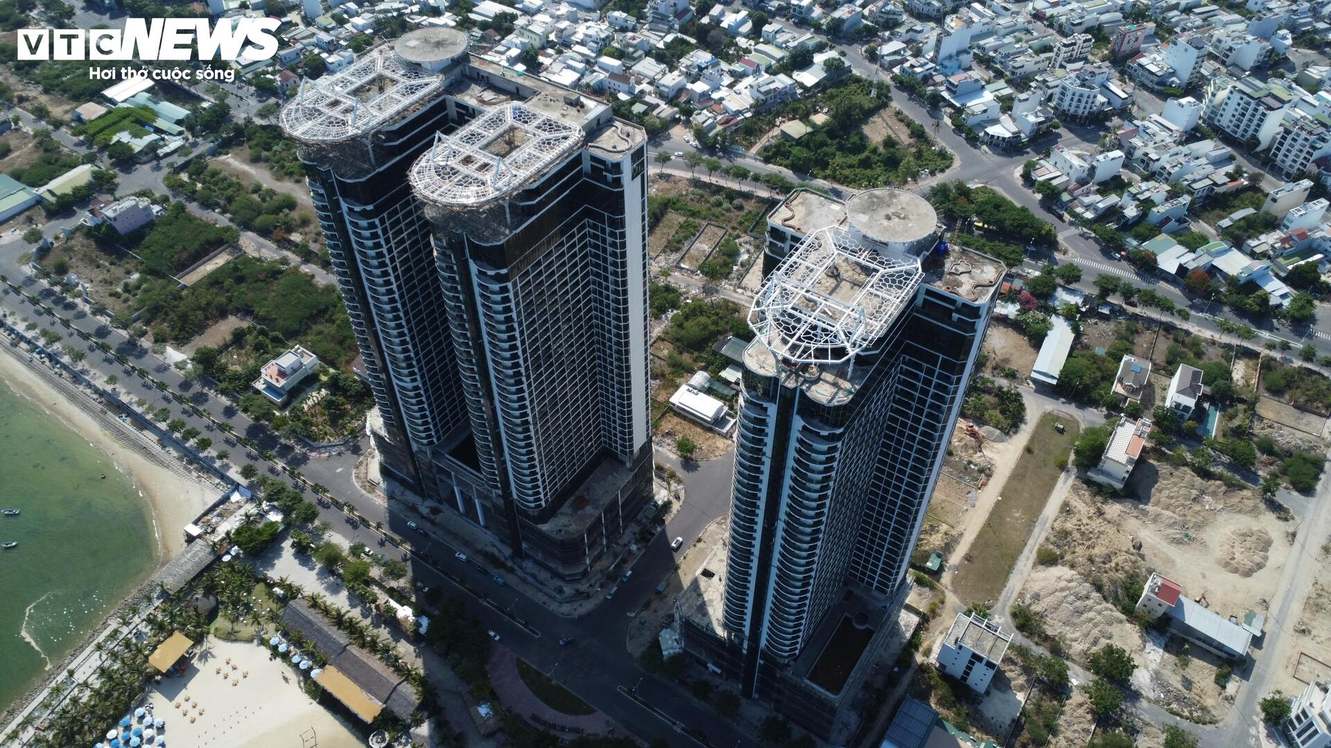 Cảnh hoang tàn ở cao ốc nghìn tỷ 'mắc cạn' bên vịnh Nha Trang- Ảnh 2.