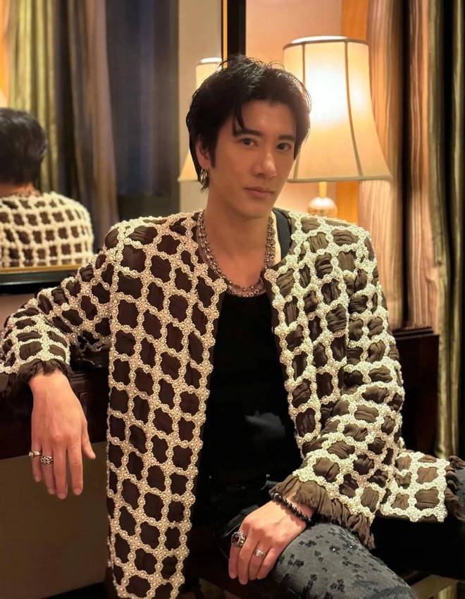 10 ngôi sao học vấn cao nhất Cbiz, người đứng đầu sở hữu tới 3 bằng tiến sĩ: Bất ngờ vượt ngoài tưởng tượng!- Ảnh 10.