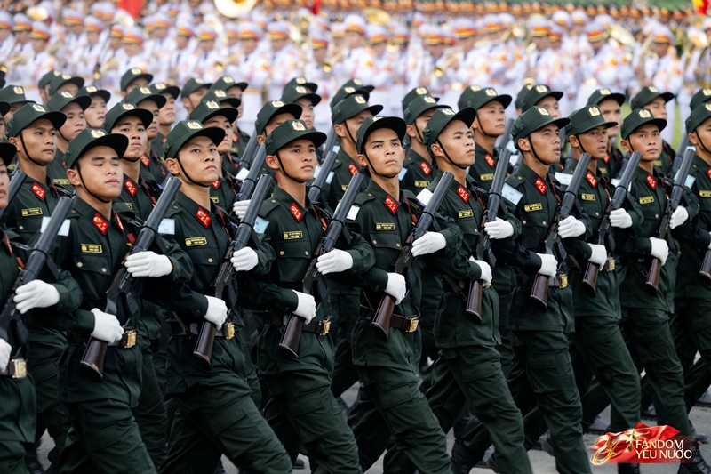 Oai phong dàn phương tiện đặc chủng chống khủng bố lần đầu hợp luyện diễu binh- Ảnh 5.