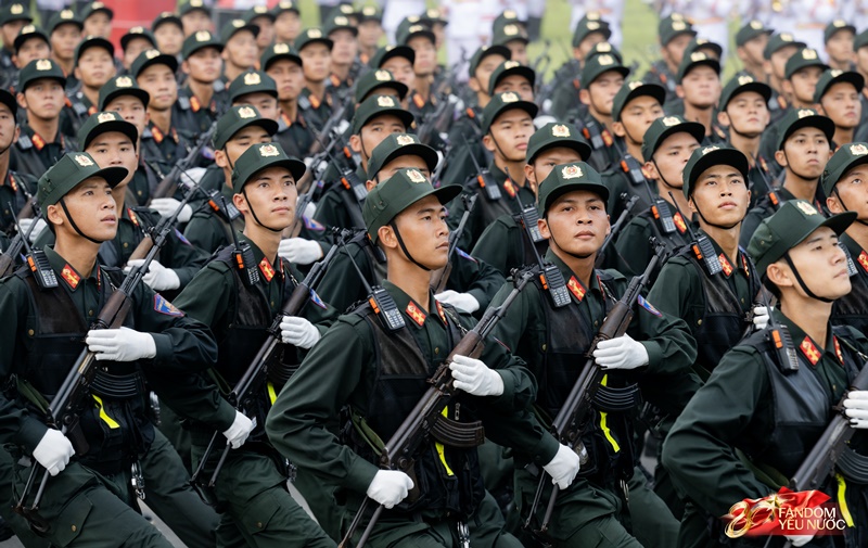 Oai phong dàn phương tiện đặc chủng chống khủng bố lần đầu hợp luyện diễu binh- Ảnh 10.