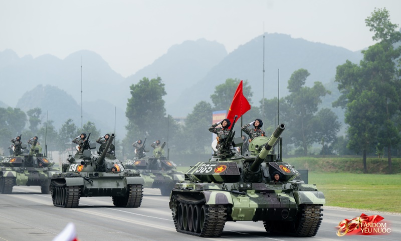 Oai phong dàn phương tiện đặc chủng chống khủng bố lần đầu hợp luyện diễu binh- Ảnh 13.