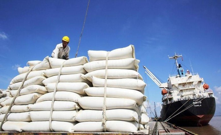 Gạo Việt Nam phi mã bất chấp Ấn Độ xả kho, giá thế giới lao dốc- Ảnh 1. Gạo Việt Nam phi mã bất chấp Ấn Độ xả kho, giá thế giới lao dốc- Ảnh 1.