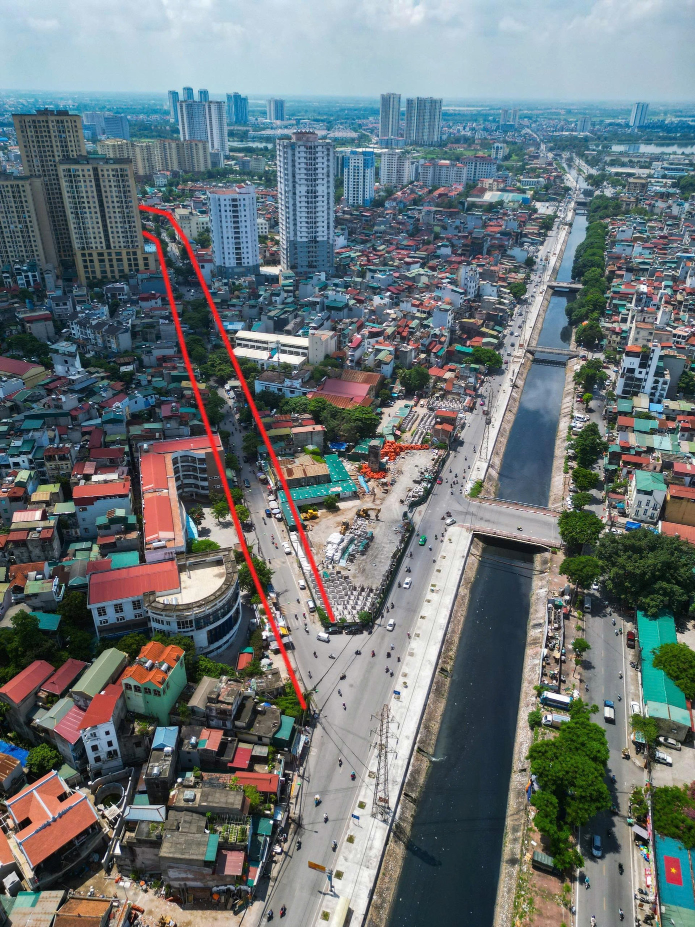 Hiện trạng tuyến đường được Hà Nội ứng trước 700 tỷ đồng để nâng cấp, mở rộng- Ảnh 4. Hiện trạng tuyến đường được Hà Nội ứng trước 700 tỷ đồng để nâng cấp, mở rộng- Ảnh 4.