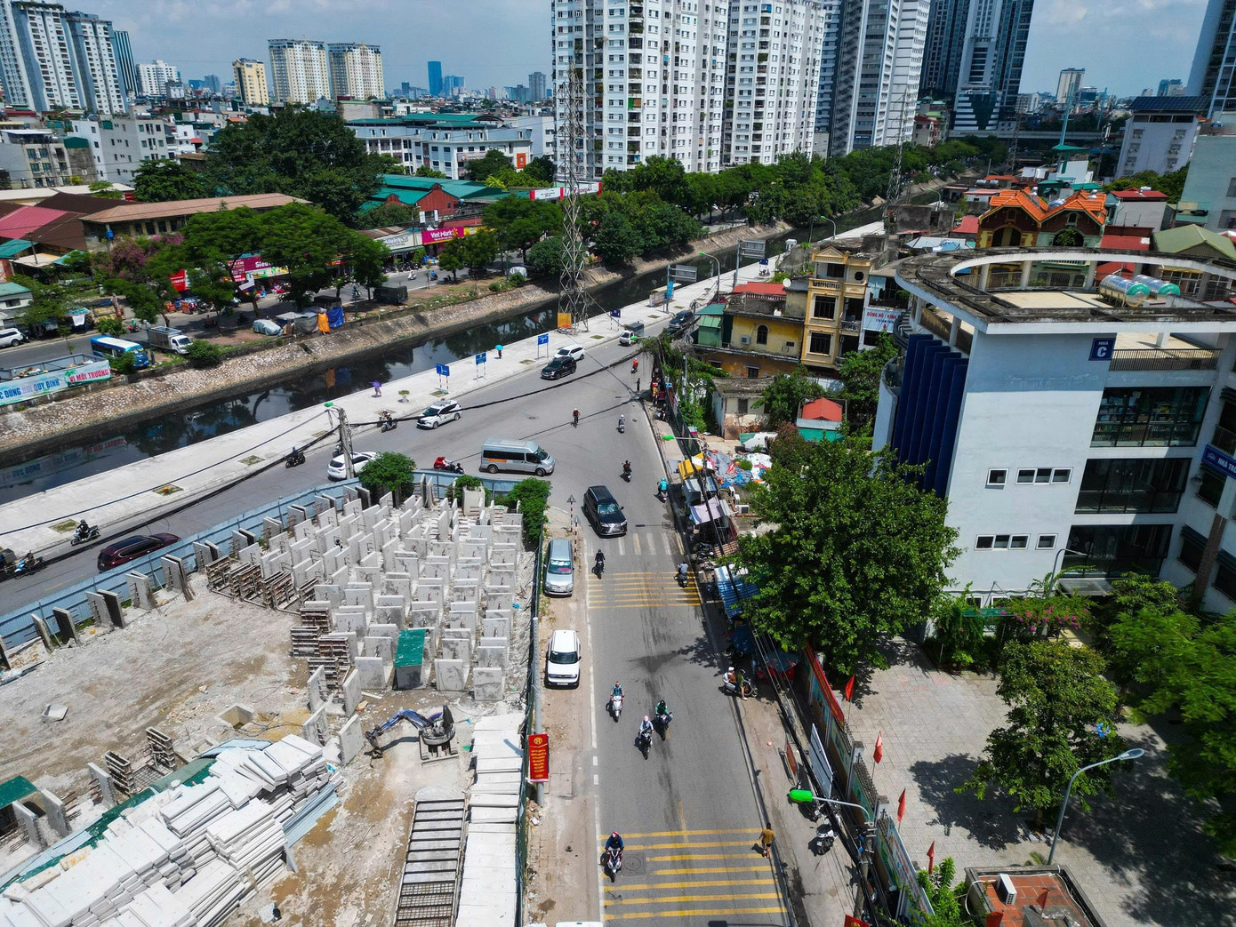 Hiện trạng tuyến đường được Hà Nội ứng trước 700 tỷ đồng để nâng cấp, mở rộng- Ảnh 12. Hiện trạng tuyến đường được Hà Nội ứng trước 700 tỷ đồng để nâng cấp, mở rộng- Ảnh 12.
