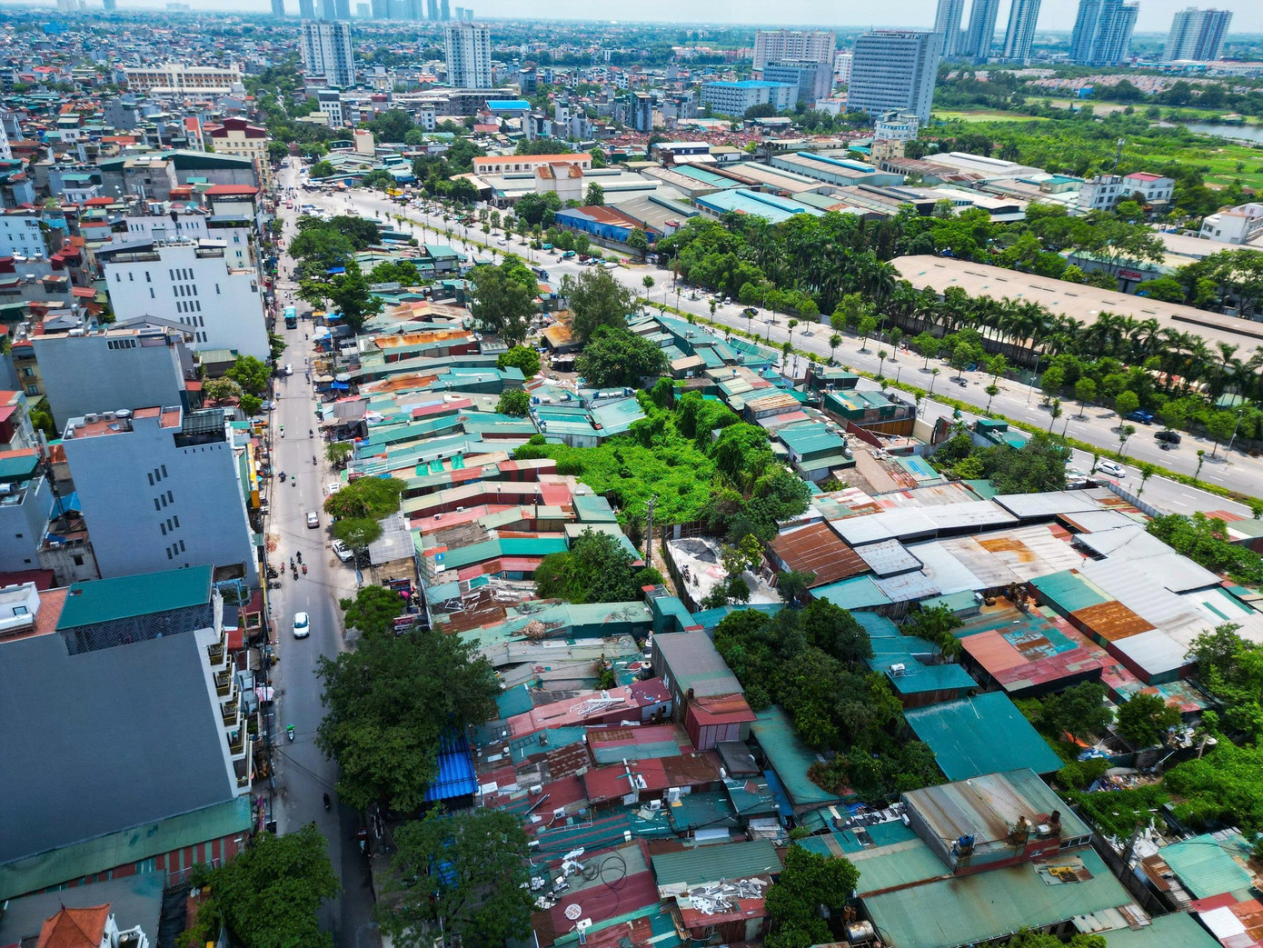 Hiện trạng tuyến đường được Hà Nội ứng trước 700 tỷ đồng để nâng cấp, mở rộng- Ảnh 11. Hiện trạng tuyến đường được Hà Nội ứng trước 700 tỷ đồng để nâng cấp, mở rộng- Ảnh 11.