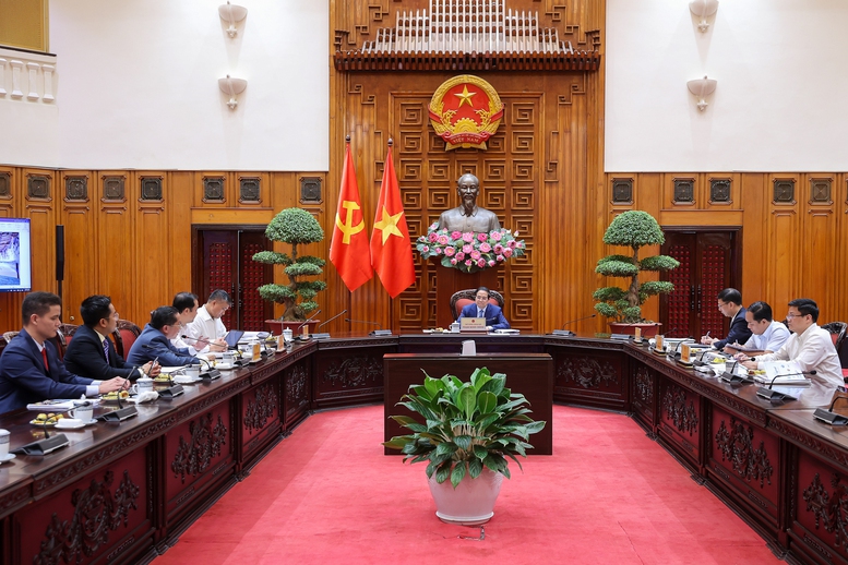 Thủ tướng làm việc với tập đoàn công nghệ vừa xuất khẩu 5.000 UAV sang Hàn Quốc- Ảnh 2. Thủ tướng làm việc với tập đoàn công nghệ vừa xuất khẩu 5.000 UAV sang Hàn Quốc- Ảnh 2.