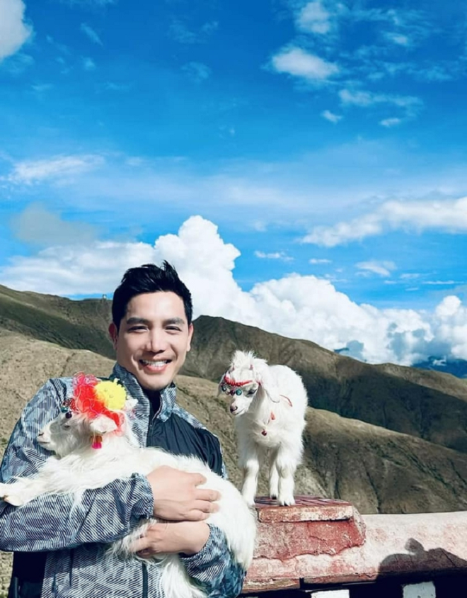 Nghệ sĩ duy nhất được gọi là "tổng tài Việt Nam": Đại gia nghìn tỷ, cực điển trai, 42 tuổi chưa vợ- Ảnh 4.