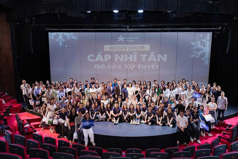 photo-1755057012412 photo-1755057012412