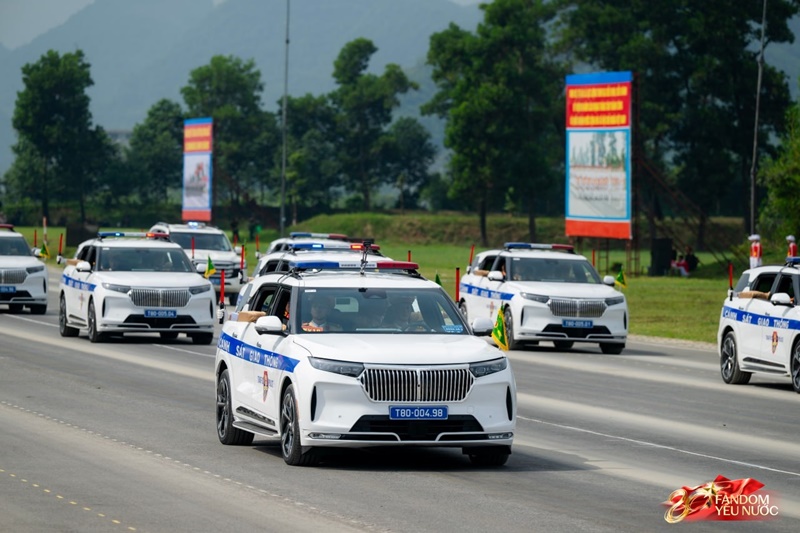 Oai phong dàn phương tiện đặc chủng chống khủng bố lần đầu hợp luyện diễu binh- Ảnh 24.