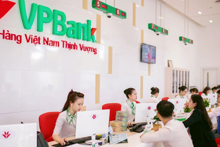 Thấy gì từ làn sóng cắt giảm nhân sự ngân hàng?- Ảnh 1. Thấy gì từ làn sóng cắt giảm nhân sự ngân hàng?- Ảnh 1.