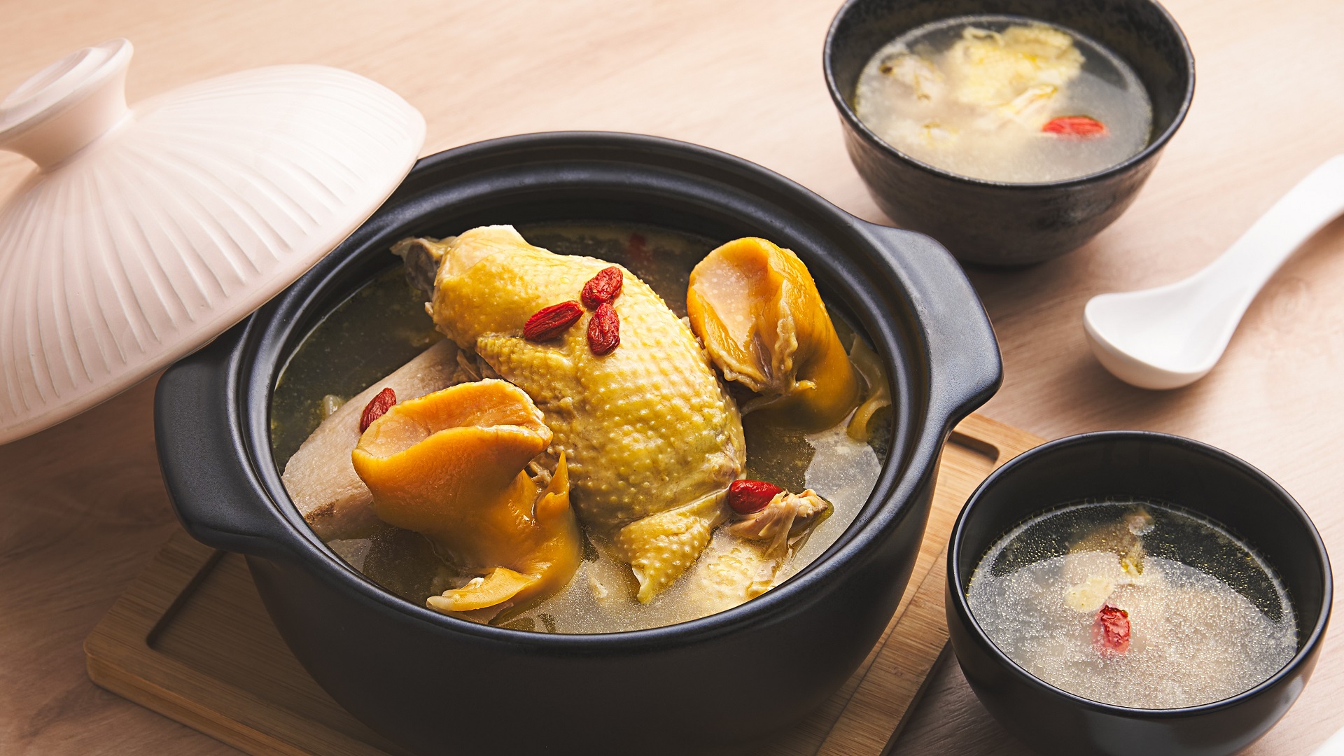 Việt Nam có loại quả được báo Anh ví như "kim cương đỏ": Bổ gan thận, cực tốt cho phái mạnh- Ảnh 4.