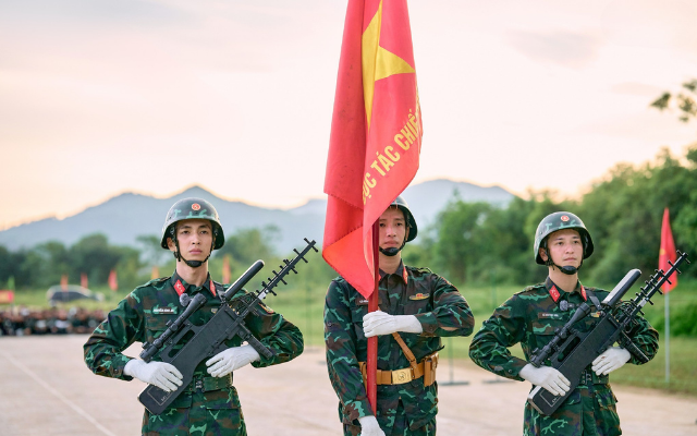 Thoại đúng 7 chữ, Thượng Úy Lê Hoàng Hiệp được khen vì hành động chuyên nghiệp- Ảnh 1. Thoại đúng 7 chữ, Thượng Úy Lê Hoàng Hiệp được khen vì hành động chuyên nghiệp- Ảnh 1.