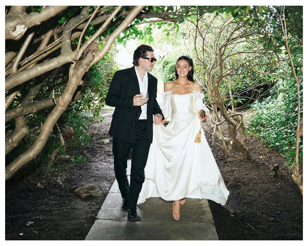 Brooklyn Beckham và vợ ái nữ nhà tỷ phú bị chê "phô trương", làm tổn thương sâu sắc bố mẹ đẻ- Ảnh 3.