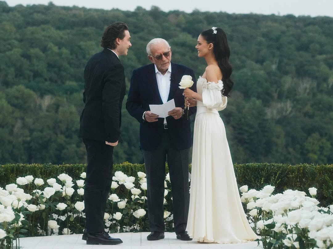 Brooklyn Beckham và vợ ái nữ nhà tỷ phú bị chê "phô trương", làm tổn thương sâu sắc bố mẹ đẻ- Ảnh 1.