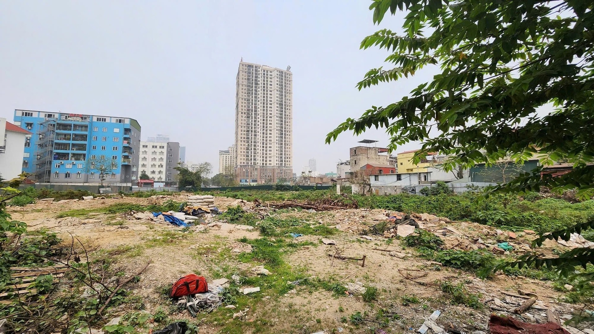 Sau nửa năm 'trắng' doanh thu vì không có dự án, một công ty BĐS bất ngờ công bố đầu tư chung cư 32 tầng tại 'đất vàng' Cầu Giấy, tổng vốn hơn 5.000 tỷ đồng- Ảnh 1.