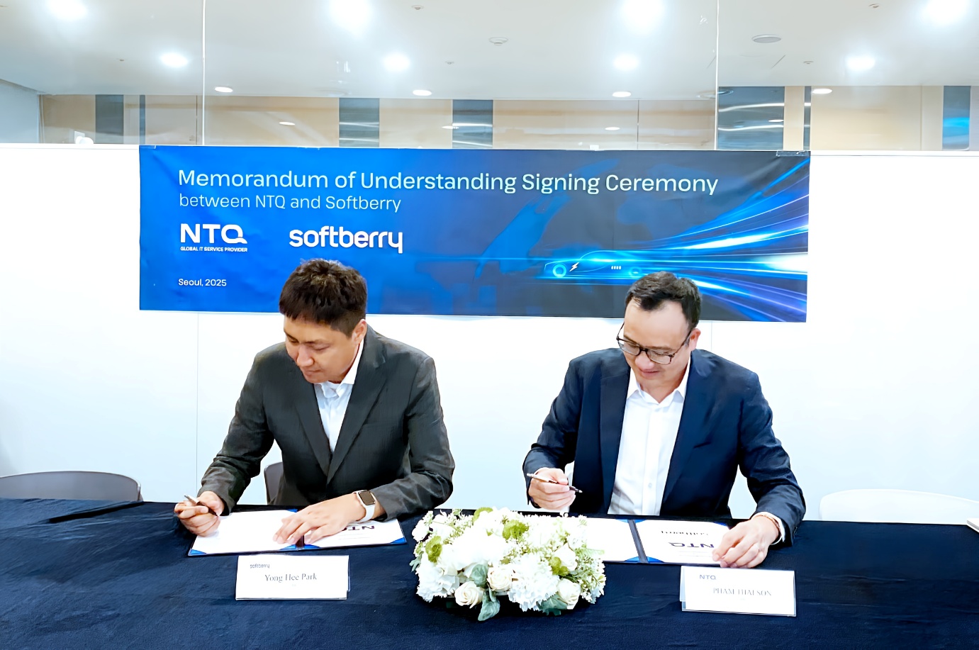 NTQ và Softberry ký MoU hợp tác phát triển hạ tầng xe điện tại Việt Nam- Ảnh 1.