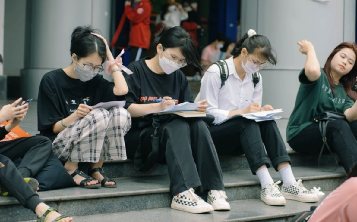 Nam sinh 2k3 rải 100 CV xin việc nhưng chỉ 10 chỗ phản hồi: Học trường top, biết 2 ngoại ngữ mà còn thế này...- Ảnh 1.