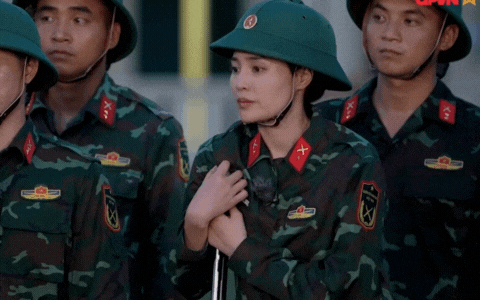 Tập 2 Sao Nhập Ngũ: Lan Ngọc lộ dấu hiệu bất ổn nghiêm trọng, Hoà Minzy bị chê thua Chi Pu- Ảnh 2.