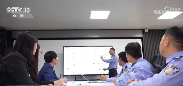 Rà soát toàn hệ thống, ngân hàng phát hiện 1 tài khoản giao dịch hơn 10,9 tỷ đồng/ngày: Cảnh sát vào cuộc điều tra, phanh phui bí mật liên quan đến số tiền hơn 57.866 tỷ đồng- Ảnh 1.