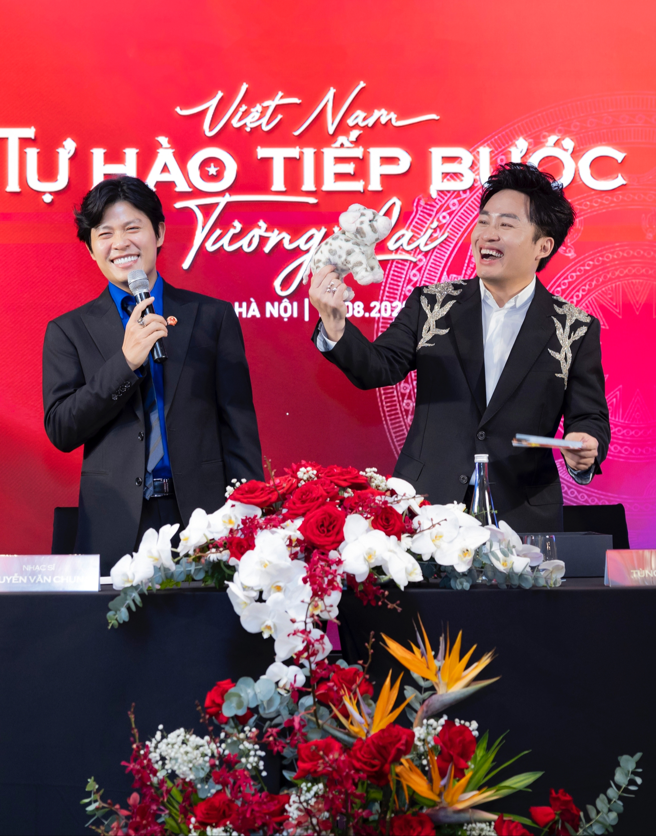Tùng Dương hãnh diện vì khán giả từng "nhìn thấy chú là cháu tắt tivi" giờ lại lụy giọng hát- Ảnh 3.