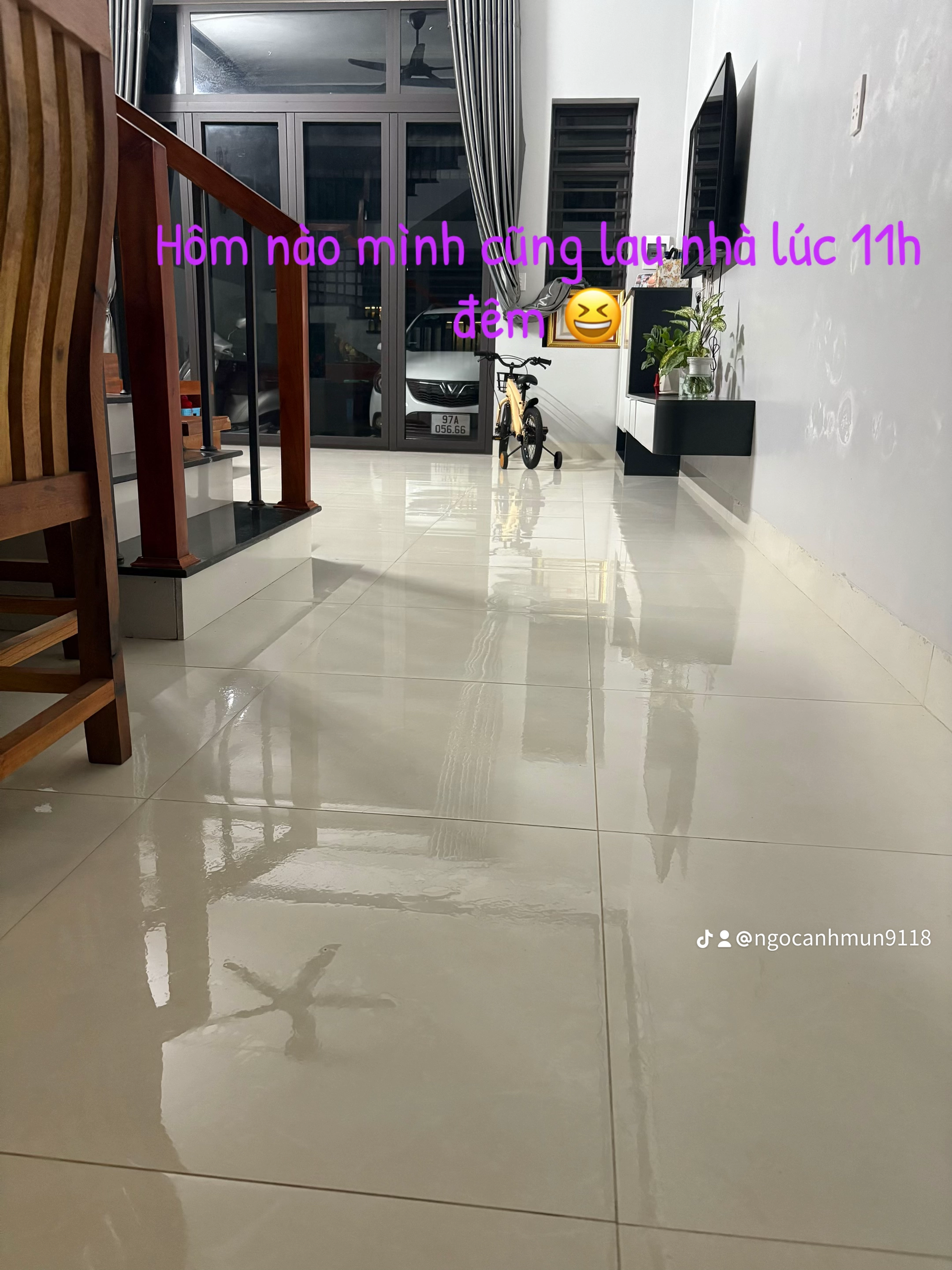 Mẹ đảm đam mê dọn dẹp, 11h đêm vẫn lau nhà sạch bóng: Dân tình vào "xin vía" chăm chỉ, nhưng cũng không ít người thấy áp lực ngang- Ảnh 1.